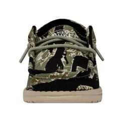 Wally Youth Camouflage - Tiger Stripe Camo 11 Wally Youth Camouflage - Tiger Stripe Camo -Heydude 40042 9CJ WALLYYOUTHCAMOUFLAGE TIGERSTRIPECAMO LEFTFRONT