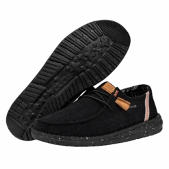 Wendy Washed Canvas - Black -Heydude FW23 W 40297 001 WENDY WASHED CANVAS BLACK LEFT PAIROUTSOLE